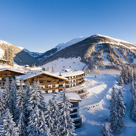 Ursprung Panorama Hotel 4*