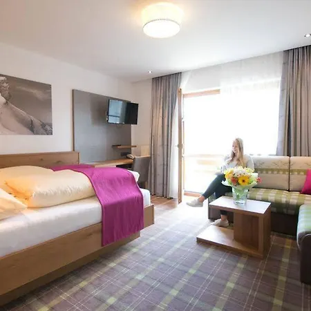 Ursprung Panorama Hotel 4*